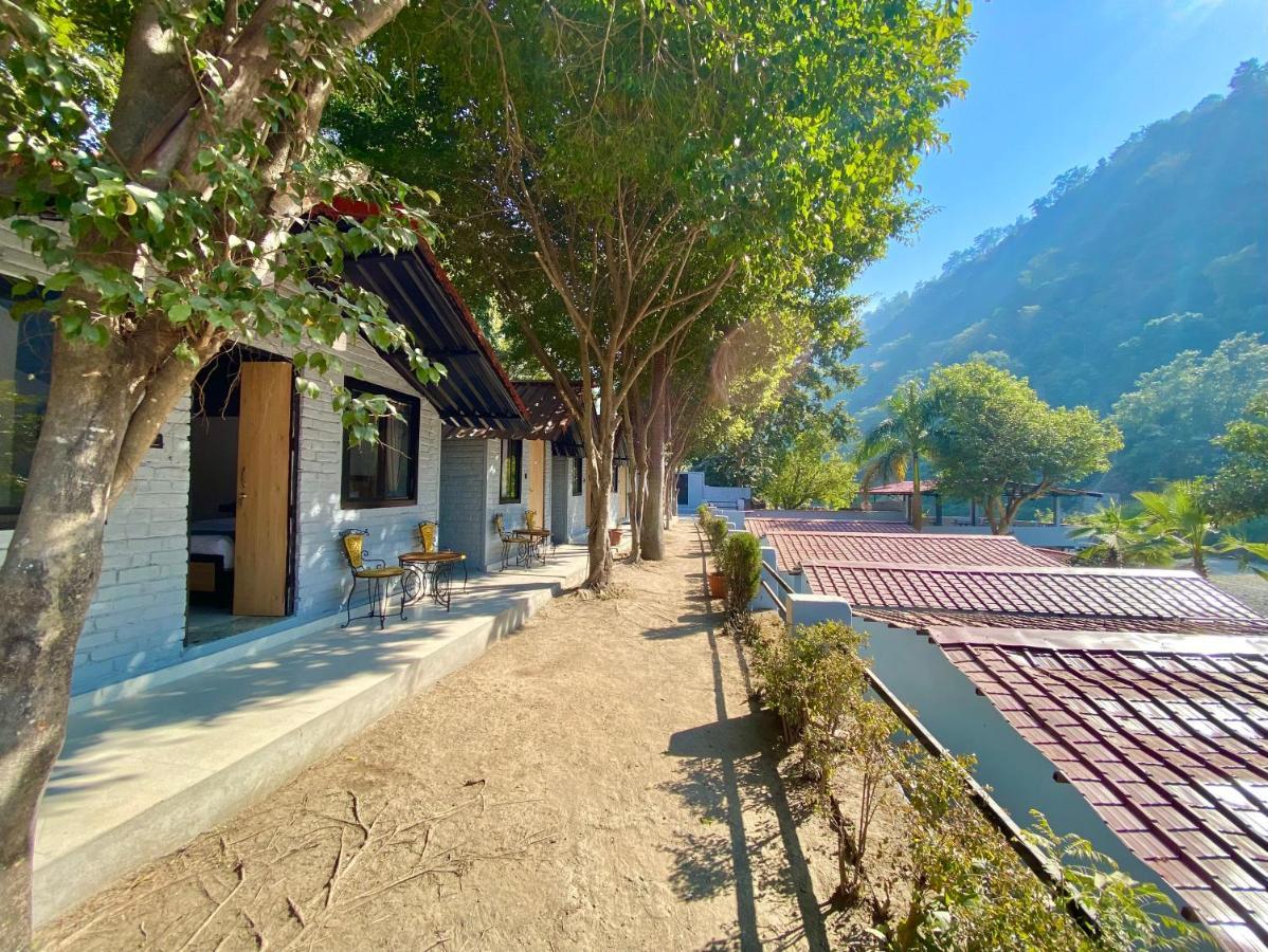 Euphoric River Resort Rišikéš Exteriér fotografie