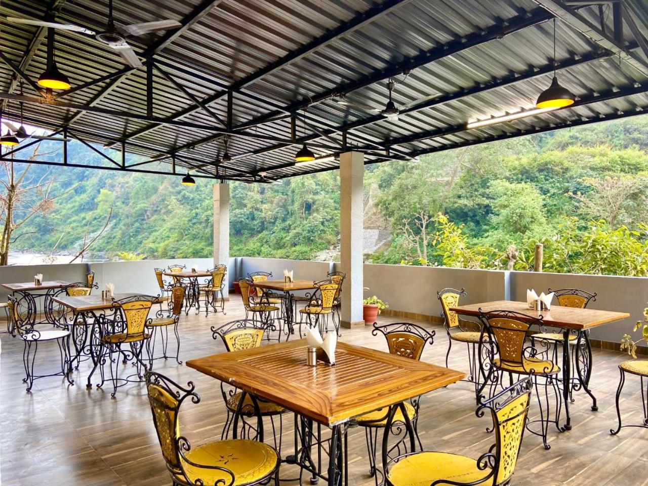 Euphoric River Resort Rišikéš Exteriér fotografie