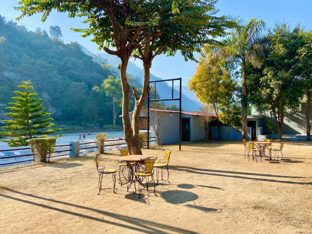 Euphoric River Resort Rišikéš Exteriér fotografie